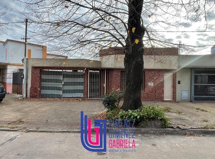 Casa · 200m² · 6 Ambientes · 1 Cochera