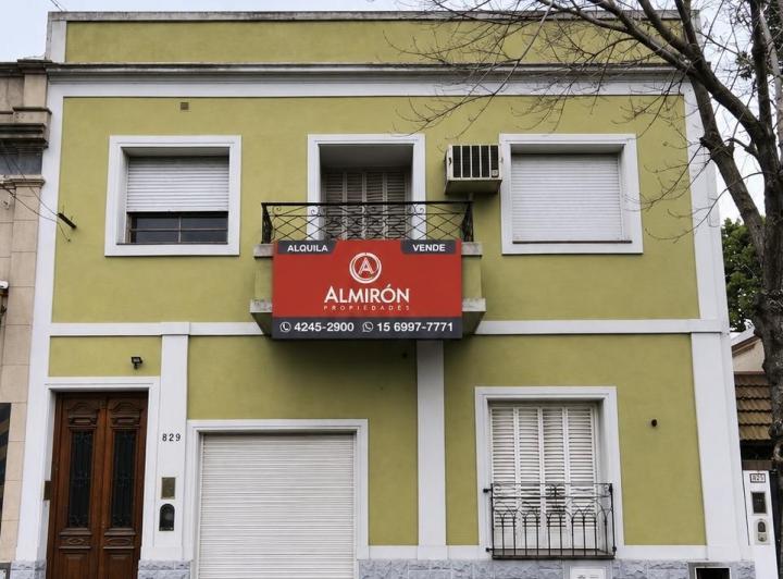 Casa · 236m² · 6 Ambientes · 1 Cochera