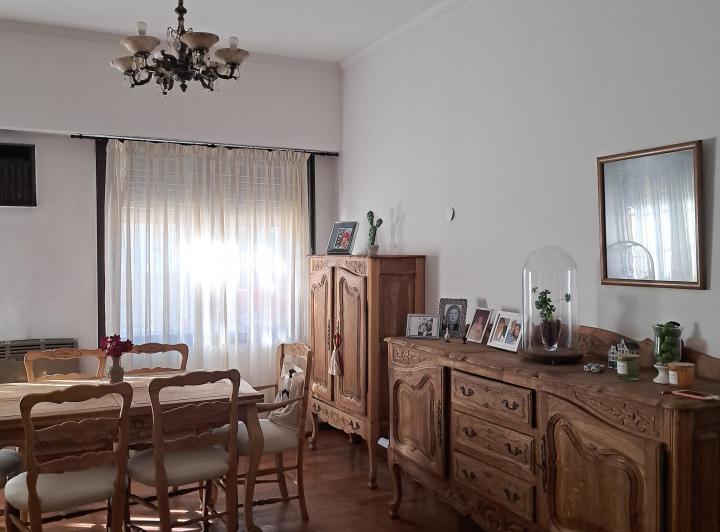 Casa · 192m² · 8 Ambientes · 2 Cocheras