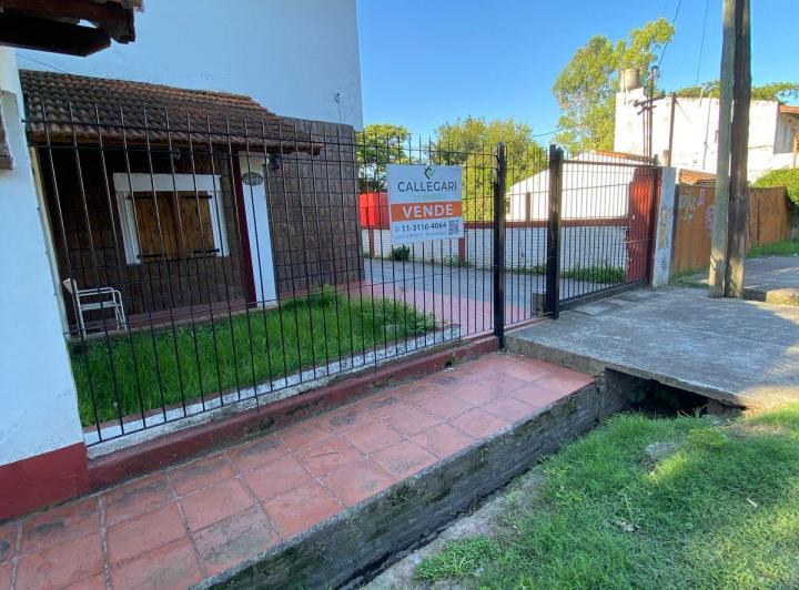 Casa · 227m² · 5 Ambientes · 1 Cochera