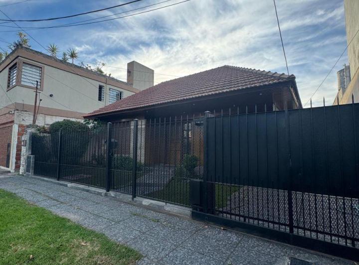 Casa · 120m² · 4 Ambientes · 2 Cocheras