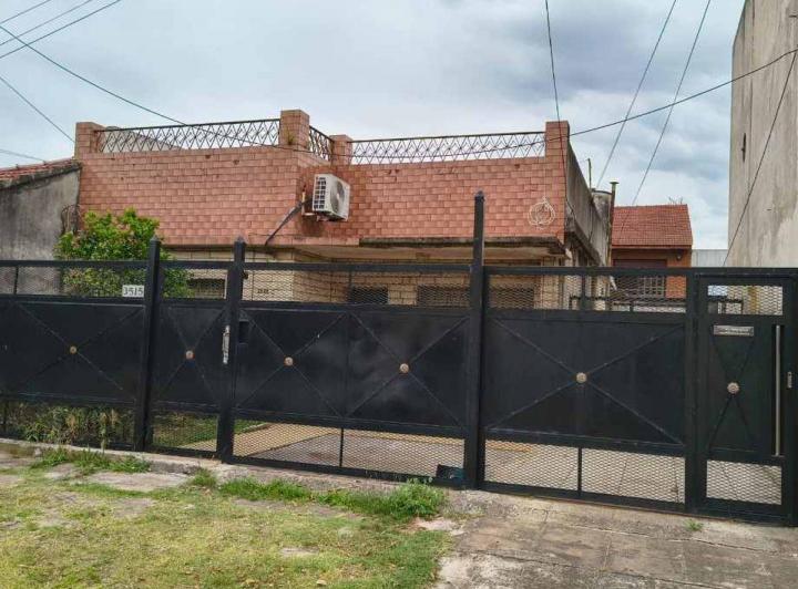 Casa · 150m² · 6 Ambientes · 1 Cochera