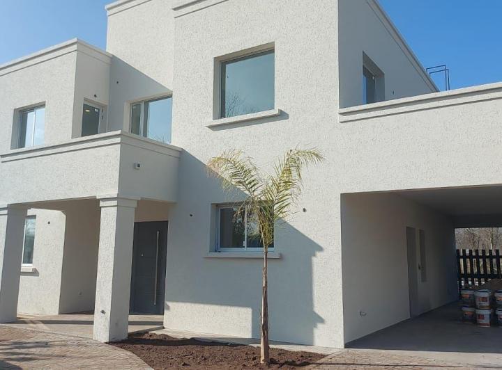 Casa · 215m² · 5 Ambientes