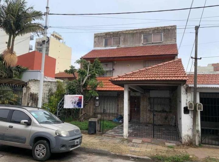 Casa · 200m² · 6 Ambientes