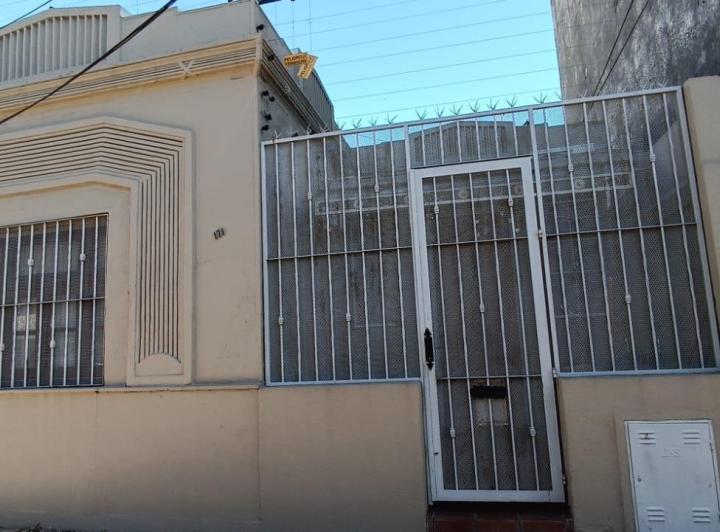 Casa · 200m² · 6 Ambientes