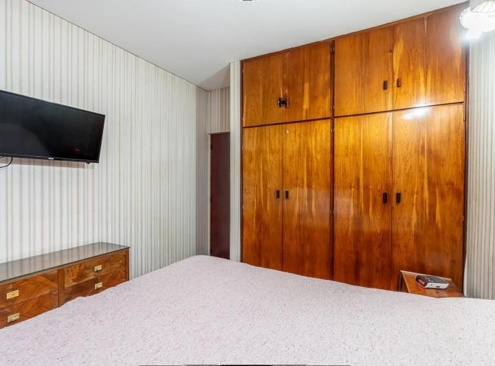 Casa · 111m² · 5 Ambientes · 6 Cocheras