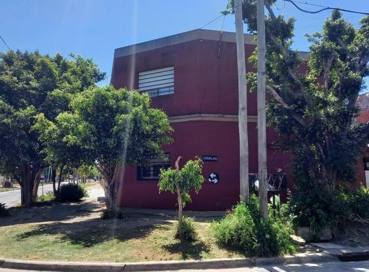 Casa · 180m² · 5 Ambientes