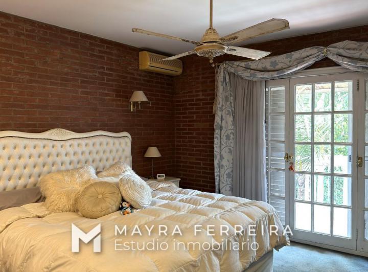 Casa · 328m² · 7 Ambientes · 2 Cocheras