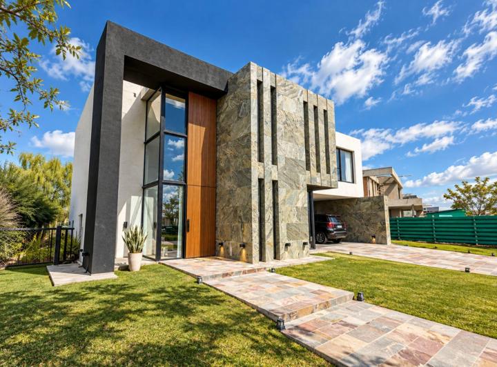 Casa · 367m² · 6 Ambientes · 3 Cocheras