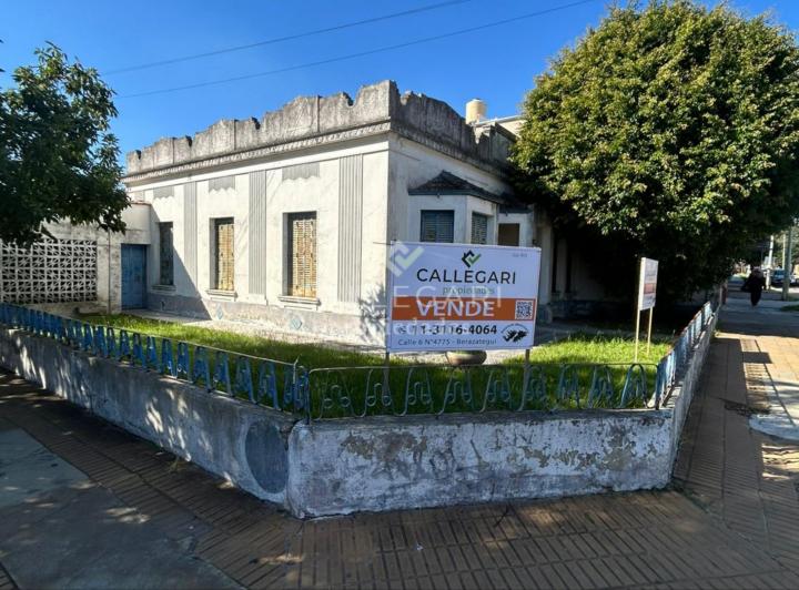 Casa · 181m² · 5 Ambientes · 2 Cocheras