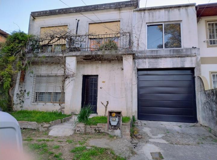 Casa · 100m² · 4 Ambientes · 2 Cocheras