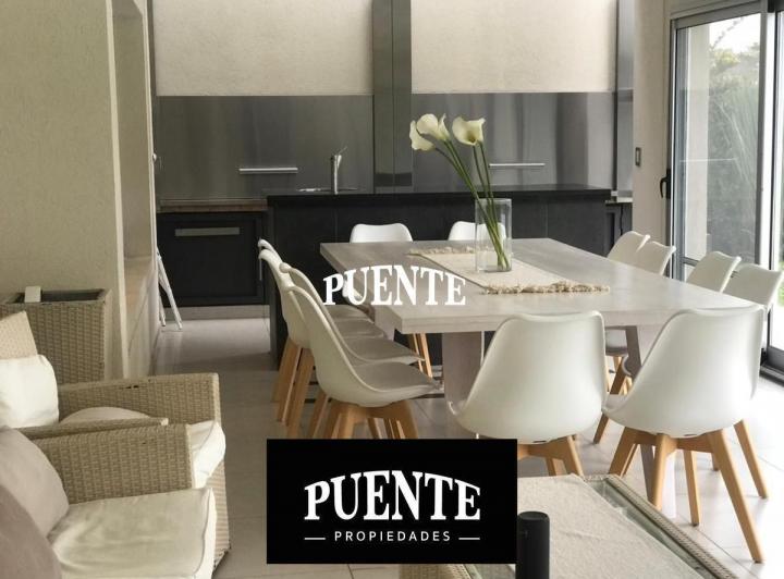 Casa · 380m² · 6 Ambientes
