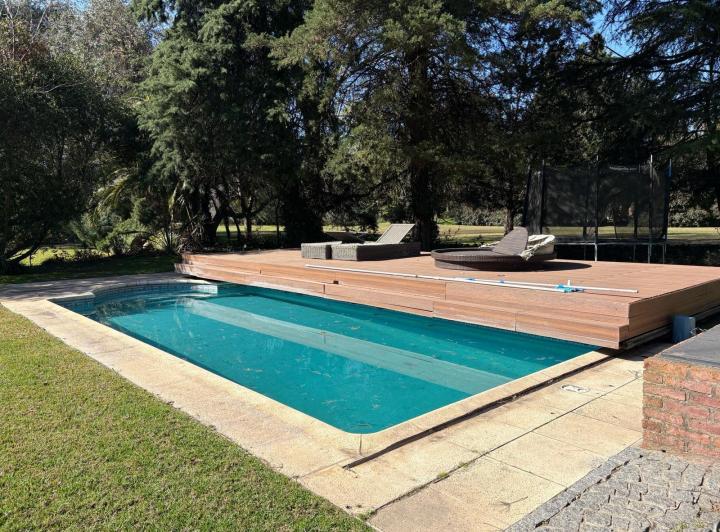 Casa · 250m² · 5 Ambientes · 2 Cocheras
