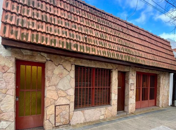 Casa · 96m² · 6 Ambientes · 1 Cochera
