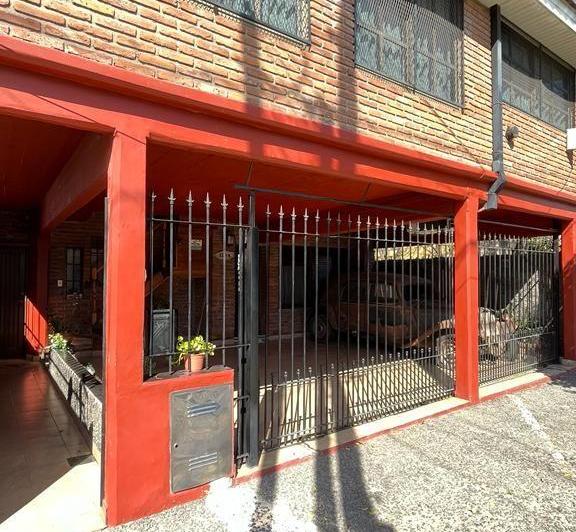 Casa · 433m² · 7 Ambientes · 2 Cocheras