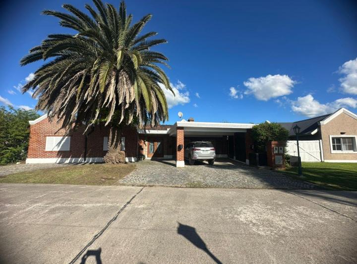 Casa · 185m² · 5 Ambientes · 1 Cochera