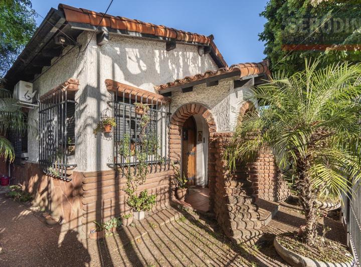Casa · 231m² · 5 Ambientes · 1 Cochera