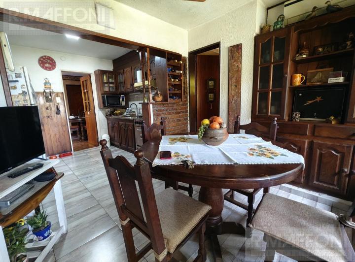 Casa · 170m² · 6 Ambientes · 3 Cocheras
