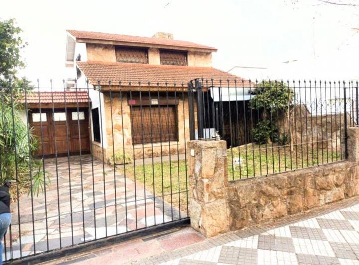 Casa · 186m² · 5 Ambientes · 1 Cochera