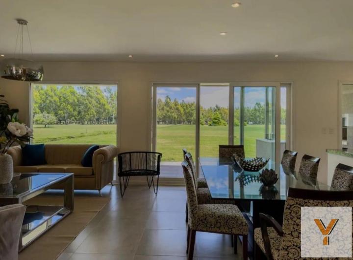 Casa · 244m² · 5 Ambientes