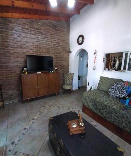 Casa · 200m² · 8 Ambientes · 1 Cochera