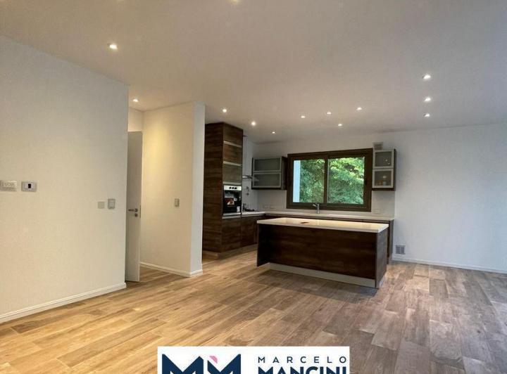 Casa · 258m² · 6 Ambientes · 6 Cocheras