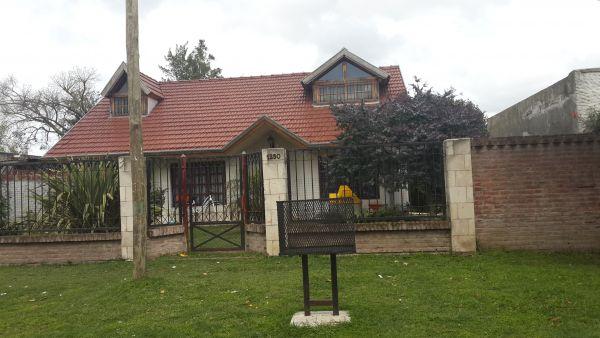Casa · 1m² · 5 Ambientes