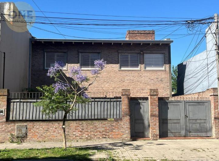 Casa · 190m² · 7 Ambientes · 1 Cochera