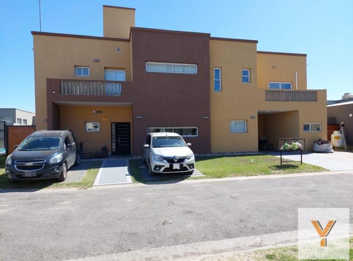 Casa · 600m² · 5 Ambientes · 5 Cocheras