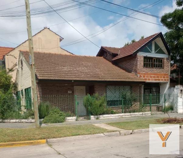 Casa · 127m² · 6 Ambientes · 1 Cochera