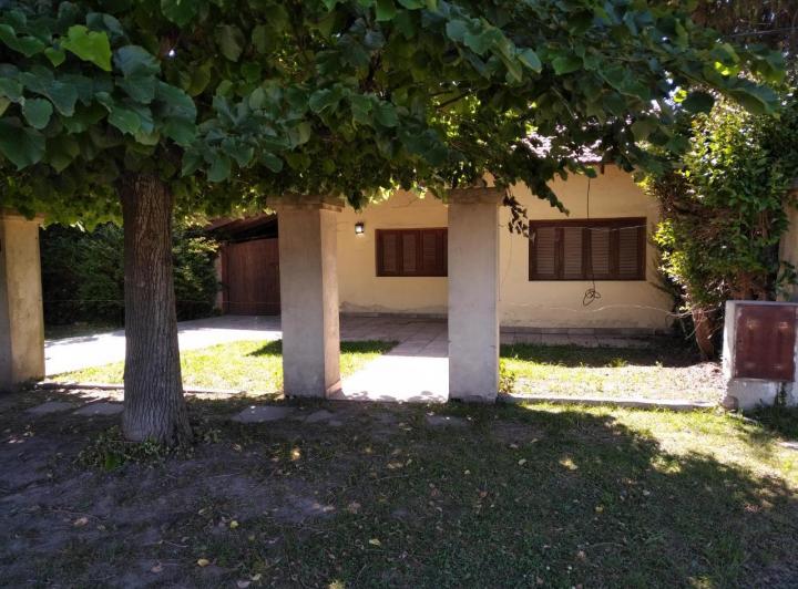 Casa · 140m² · 6 Ambientes · 3 Cocheras