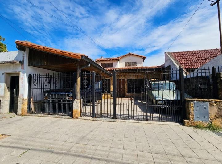 Casa · 150m² · 5 Ambientes · 2 Cocheras