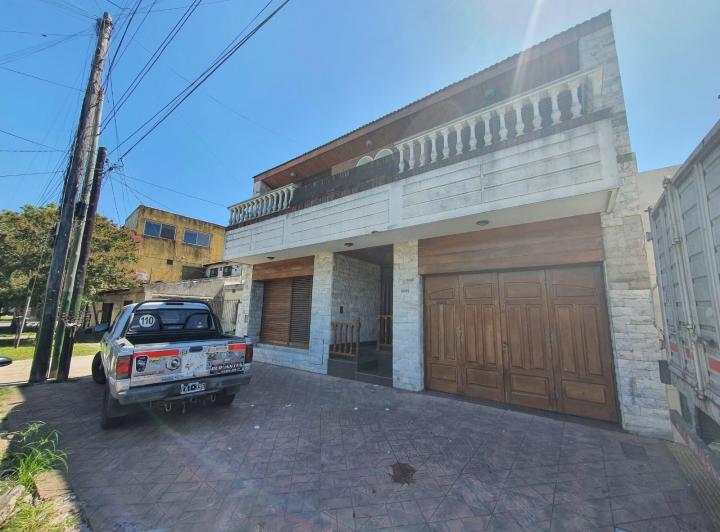 Casa · 315m² · 5 Ambientes · 2 Cocheras