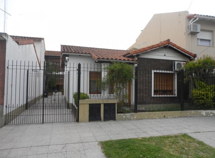Casa · 185m² · 6 Ambientes · 3 Cocheras