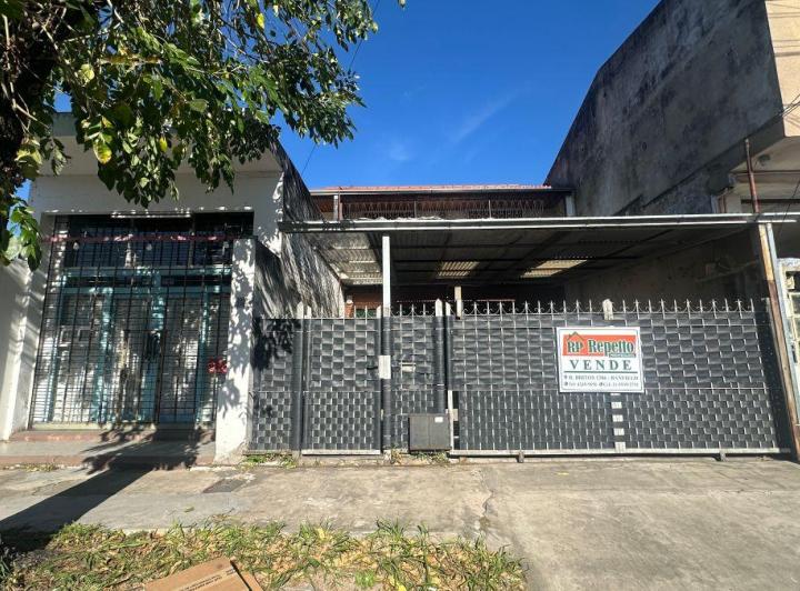 Casa · 180m² · 5 Ambientes · 1 Cochera