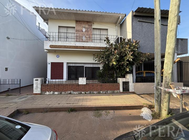 Casa · 159m² · 6 Ambientes · 2 Cocheras