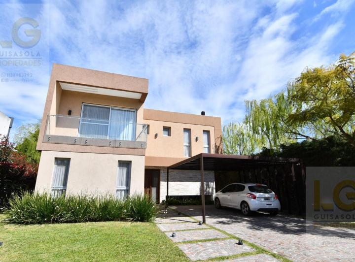 Casa · 175m² · 5 Ambientes · 4 Cocheras