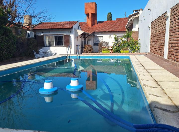 Casa · 162m² · 5 Ambientes · 2 Cocheras
