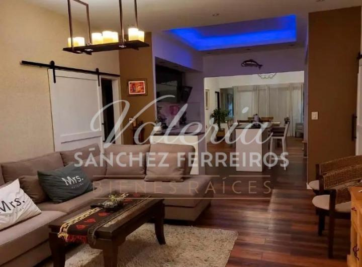Casa · 250m² · 6 Ambientes · 4 Cocheras