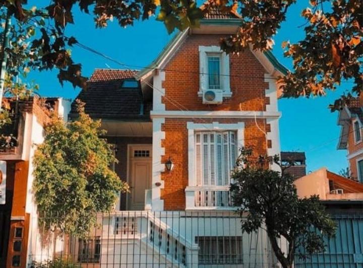 Casa · 280m² · 6 Ambientes · 3 Cocheras