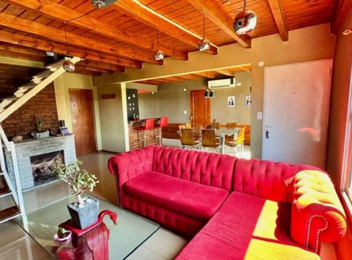 Casa · 236m² · 5 Ambientes · 3 Cocheras