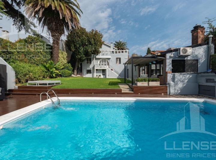 Casa · 400m² · 7 Ambientes · 5 Cocheras