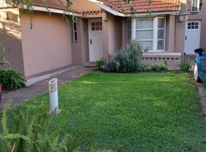 Casa · 250m² · 5 Ambientes