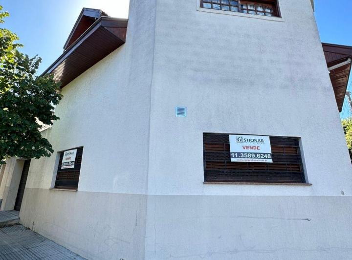 Casa · 110m² · 6 Ambientes · 1 Cochera