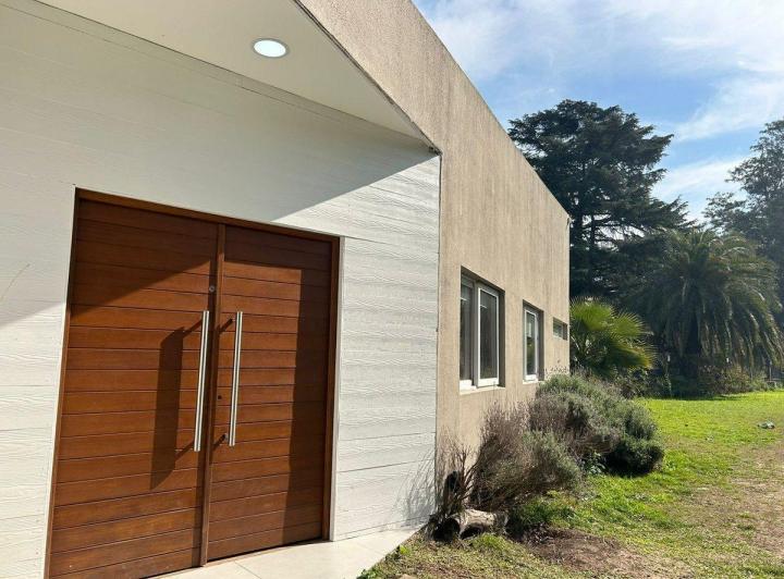 Casa · 1520ha · 5 Ambientes · 6 Cocheras