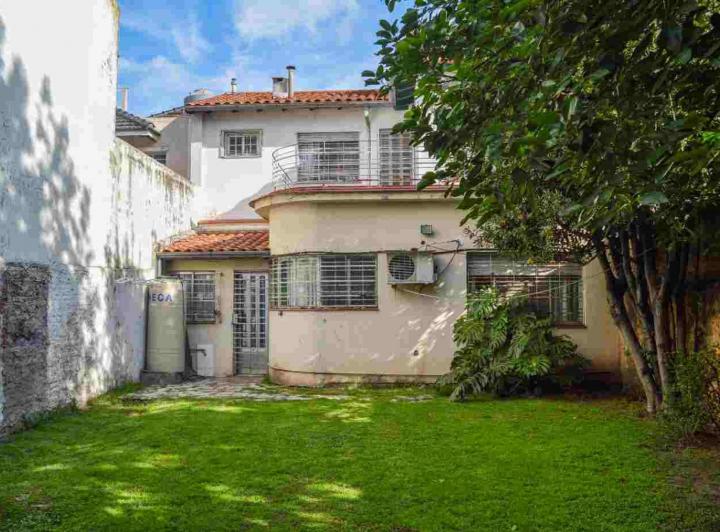 Casa · 259m² · 7 Ambientes · 2 Cocheras