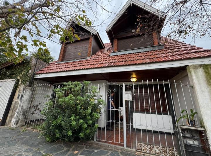 Casa · 150m² · 5 Ambientes · 3 Cocheras