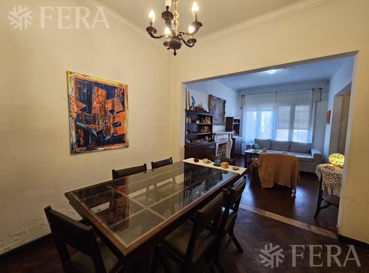 Casa · 140m² · 5 Ambientes · 2 Cocheras
