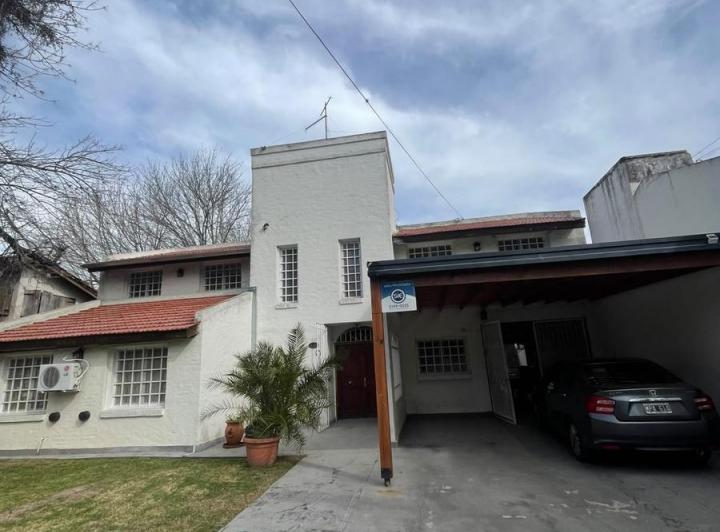 Casa · 184m² · 7 Ambientes · 1 Cochera