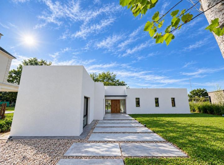 Casa · 163m² · 5 Ambientes · 3 Cocheras